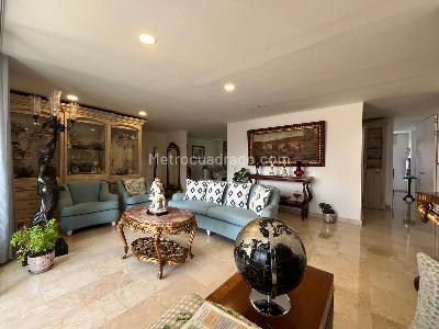 Apartamento de 2 alcobas en venta en El Poblado Loma De Los Parra, Medellín, 135 m² · foto 5 de 17