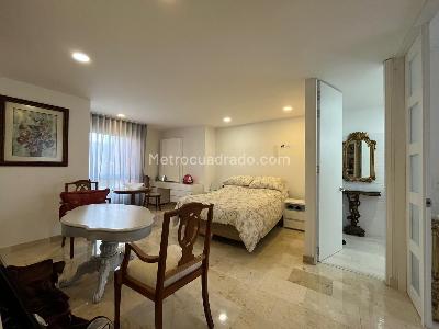 Apartamento de 2 alcobas en venta en El Poblado Loma De Los Parra, Medellín, 135 m² · foto 9 de 17