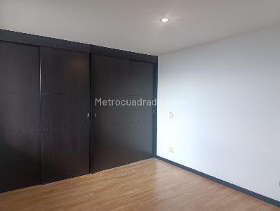 Apartamento de 3 alcobas en arriendo en El Poblado Los Gonzales, Medellín, 76 m² · foto 10 de 18