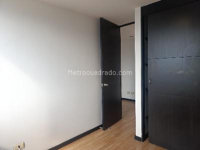 Apartamento de 3 alcobas en arriendo en El Poblado Los Gonzales, Medellín, 76 m² · foto 13 de 18