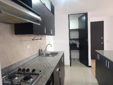 Apartamento de 3 alcobas en arriendo en El Poblado Los Gonzales, Medellín, 76 m² · foto 5 de 18