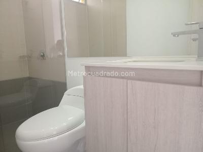 Apartamento de 3 alcobas en arriendo en El Poblado Castropol, Medellín, 135 m² · foto 19 de 20