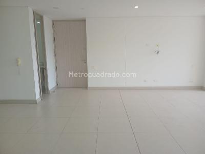 Apartamento de 3 alcobas en arriendo en El Poblado Castropol, Medellín, 135 m² · foto 3 de 20