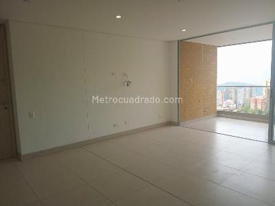 Apartamento de 3 alcobas en arriendo en El Poblado Castropol, Medellín, 135 m² · foto 4 de 20