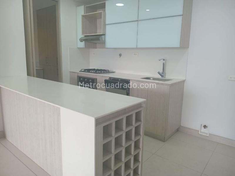 Piso – Medellín, Lalinde, El Poblado - Más