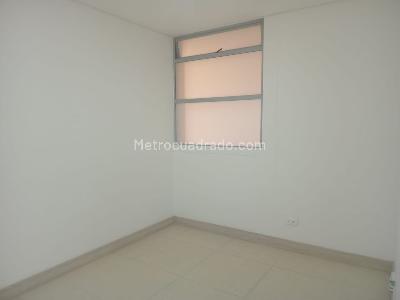 Apartamento de 3 alcobas en arriendo en El Poblado Castropol, Medellín, 135 m² · foto 8 de 20