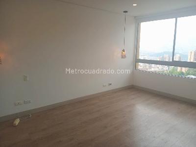 Apartamento de 3 alcobas en arriendo en El Poblado Castropol, Medellín, 135 m² · foto 9 de 20