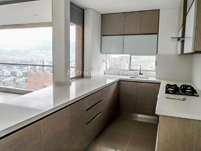 Apartamento de 3 alcobas en arriendo en La Florida, Medellín, 140 m² · foto 3 de 16