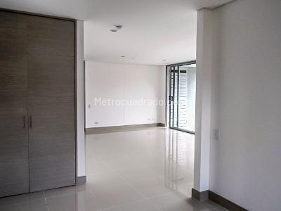 Apartamento de 3 alcobas en arriendo en La Florida, Medellín, 140 m² · foto 6 de 16