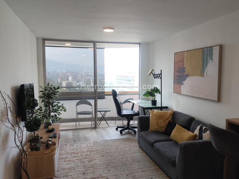 Furnished 1BR Studio for Rent in El Poblado with Balcony - 2