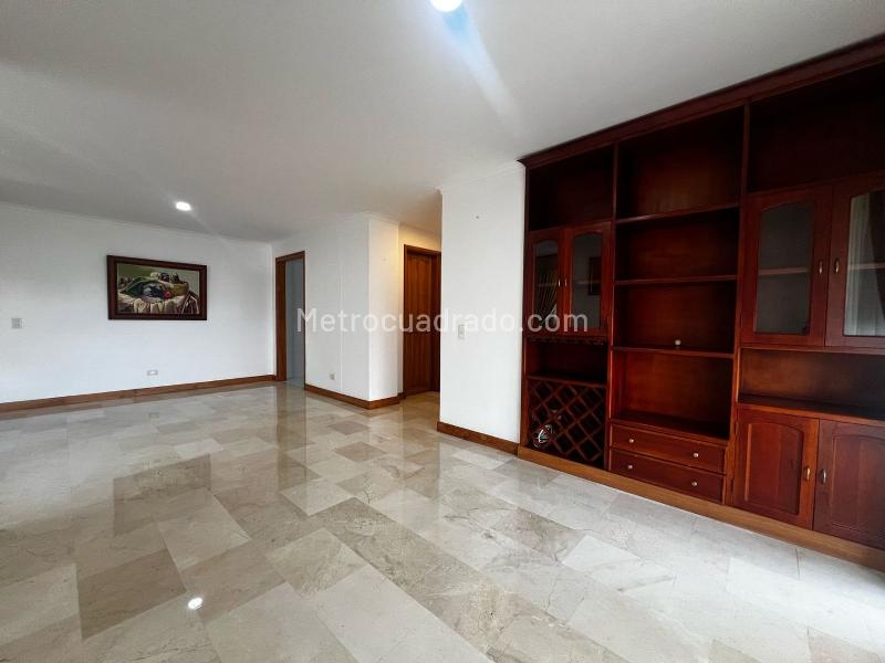 3BR Apartment with Balcony in El Poblado (Gated Unit) - 4