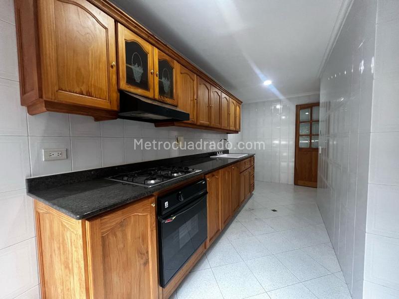 3BR Apartment with Balcony in El Poblado (Gated Unit) - 5