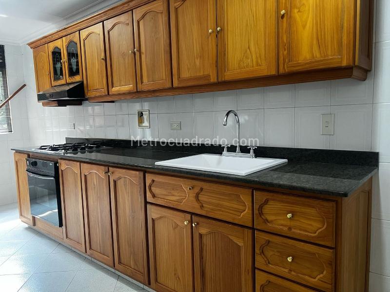 3BR Apartment with Balcony in El Poblado (Gated Unit) - 6
