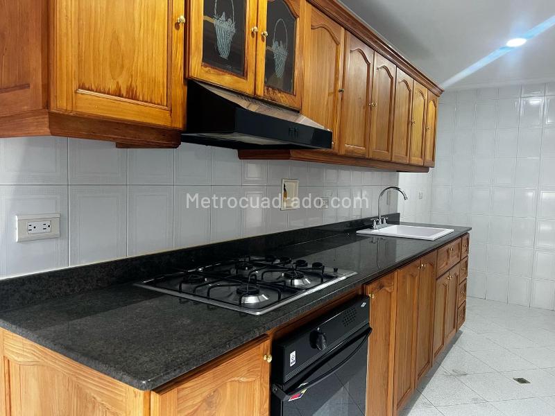 3BR Apartment with Balcony in El Poblado (Gated Unit) - 7
