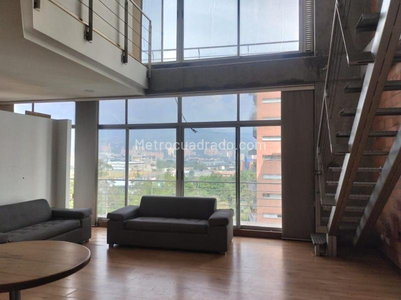Apartamento de 2 Alcobas con Jacuzzi en Conjunto Cerrado en El Poblado