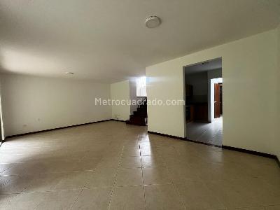 Casa de 3 alcobas en venta en Envigado, Envigado, 210 m² · foto 2 de 18