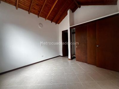 Casa de 3 alcobas en venta en Envigado, Envigado, 210 m² · foto 6 de 18