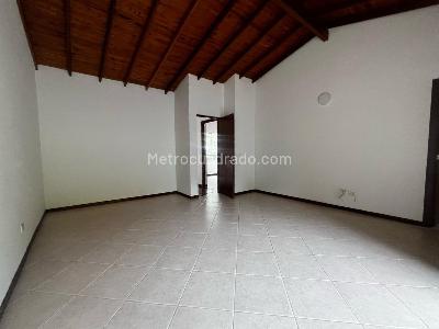Casa de 3 alcobas en venta en Envigado, Envigado, 210 m² · foto 8 de 18