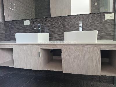 Apartamento de 3 alcobas en venta en El Poblado, Medellín, 150 m² · foto 17 de 18