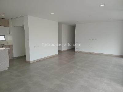 Apartamento de 3 alcobas en venta en El Poblado, Medellín, 150 m² · foto 3 de 18