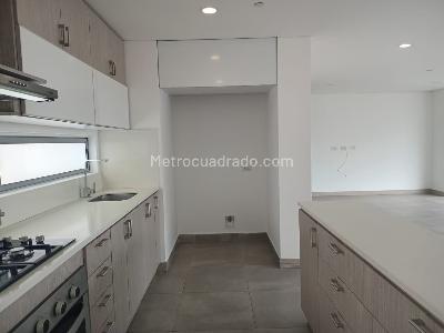 Apartamento de 3 alcobas en venta en El Poblado, Medellín, 150 m² · foto 7 de 18