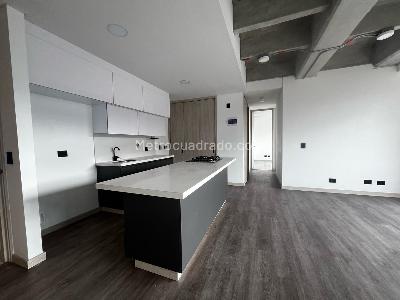Apartamento de 2 alcobas en arriendo en Envigado, Envigado, 76 m² · foto 3 de 13