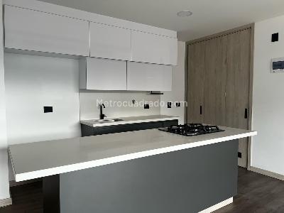 Apartamento de 2 alcobas en arriendo en Envigado, Envigado, 76 m² · foto 5 de 13