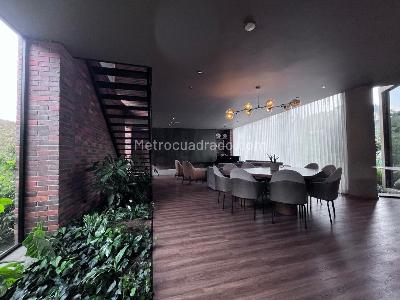 Casa de 5 alcobas en venta en Envigado, Envigado, 1113 m² · foto 2 de 20