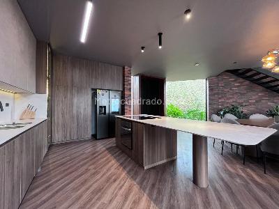 Casa de 5 alcobas en venta en Envigado, Envigado, 1113 m² · foto 5 de 20