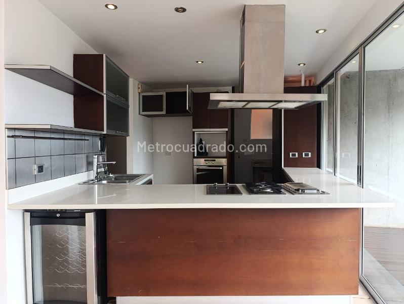 Apartamento de 2 alcobas con jacuzzi y balcón en El Poblado - 5