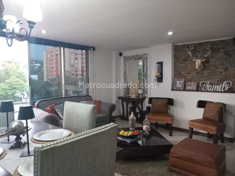 Apartamento de 3 Alcobas en El Poblado con Piscina y Gimnasio