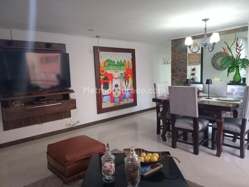 Apartamento de 3 Alcobas en El Poblado con Piscina y Gimnasio - 4