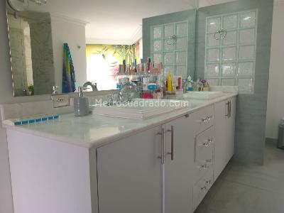 Apartamento de 4 alcobas en venta en El Poblado, Medellín, 468 m² · foto 17 de 20