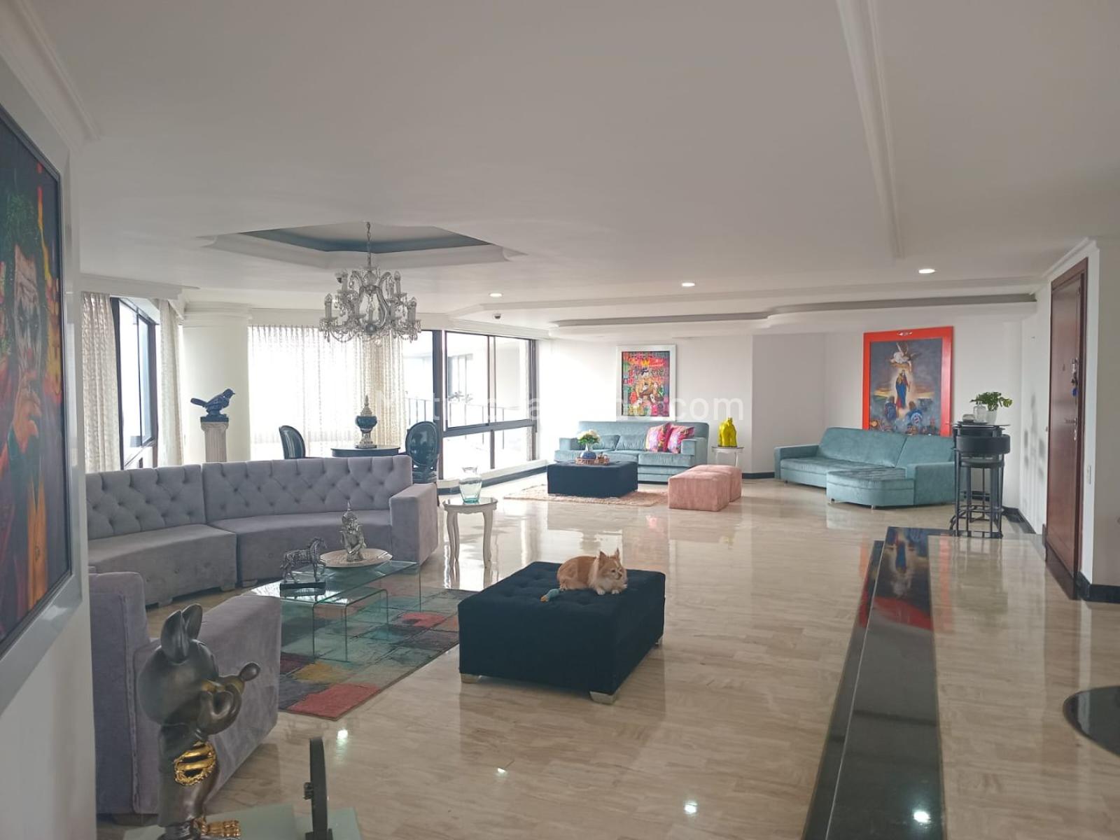 Apartamento de 4 habitaciones en venta en El Poblado, Medellín — imagen 1 de 20