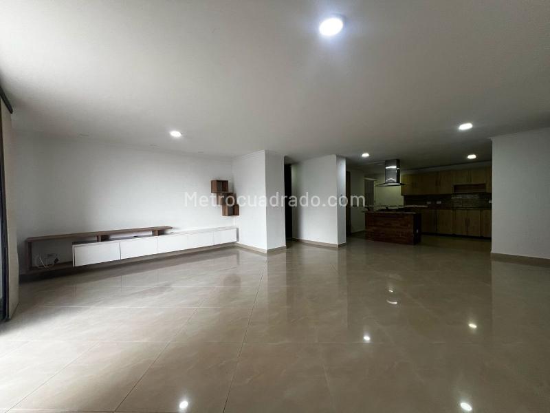 Apartamento en arriendo en Envigado (Unidad Cerrada) - 2