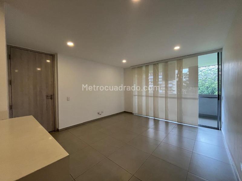 Apartamento Tipo Estudio de 1 Alcoba con Balcón en Los Balsos No. 2 - 2