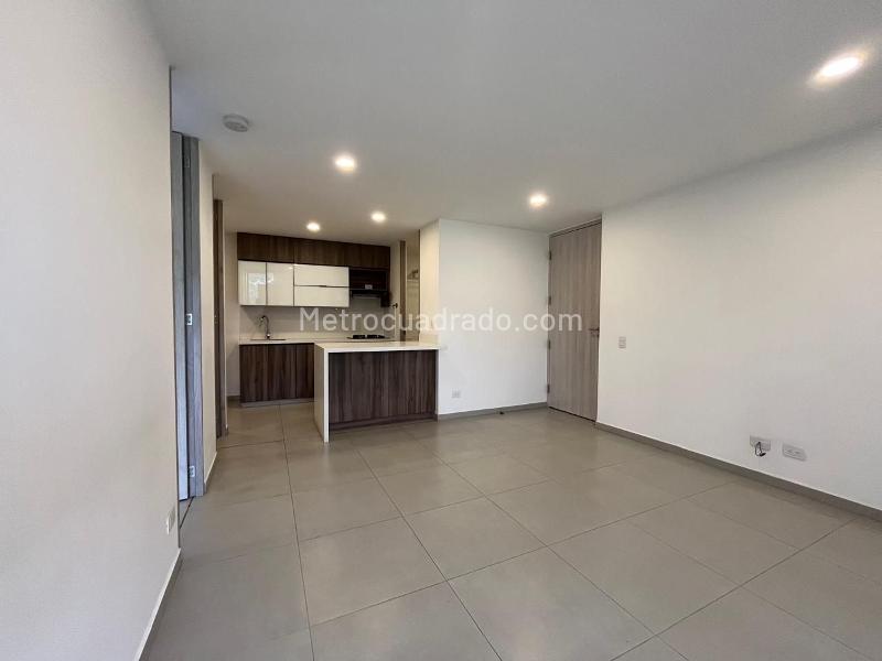 Apartamento Tipo Estudio de 1 Alcoba con Balcón en Los Balsos No. 2 - 3