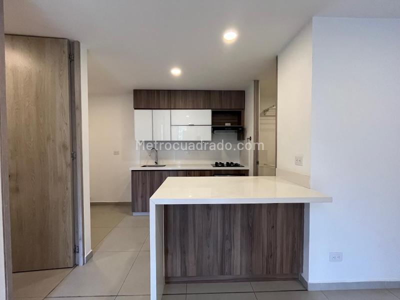 Apartamento Tipo Estudio de 1 Alcoba con Balcón en Los Balsos No. 2 - 5