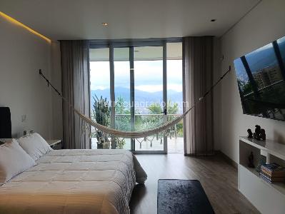 Casa de 4 alcobas en venta en El Poblado, Medellín, 590 m² · foto 16 de 20