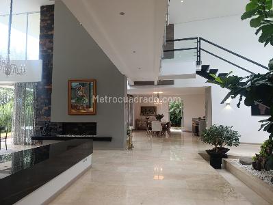 Casa de 4 alcobas en venta en El Poblado, Medellín, 590 m² · foto 5 de 20
