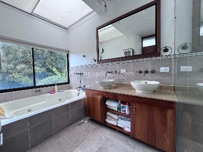 Casa de 4 alcobas en venta en Envigado, Envigado, 450 m² · foto 17 de 19