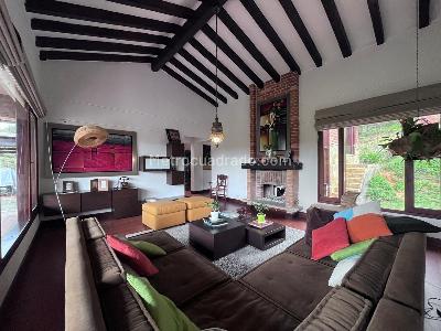 Casa de 4 alcobas en venta en Envigado, Envigado, 450 m² · foto 2 de 19