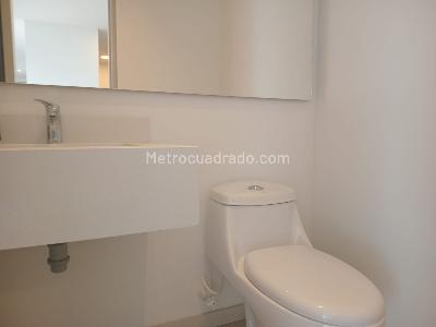 Apartamento de 3 alcobas en arriendo en El Poblado, Medellín, 86 m² · foto 15 de 16