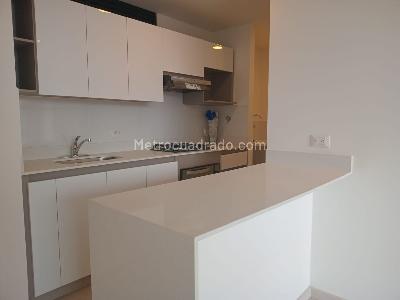 Apartamento de 3 alcobas en arriendo en El Poblado, Medellín, 86 m² · foto 4 de 16
