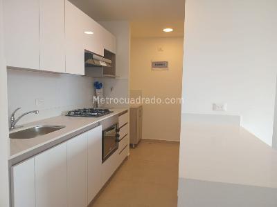 Apartamento de 3 alcobas en arriendo en El Poblado, Medellín, 86 m² · foto 5 de 16