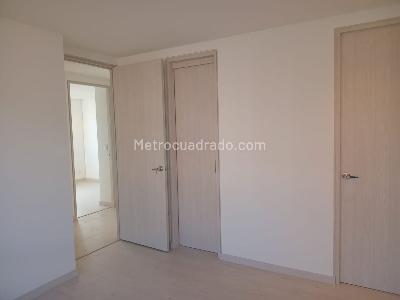 Apartamento de 3 alcobas en arriendo en El Poblado, Medellín, 86 m² · foto 8 de 16