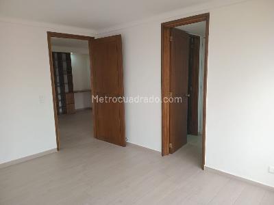 Apartamento de 3 alcobas en venta en El Poblado, Medellín, 211 m² · foto 15 de 18