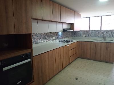 Apartamento de 3 alcobas en venta en El Poblado, Medellín, 211 m² · foto 6 de 18