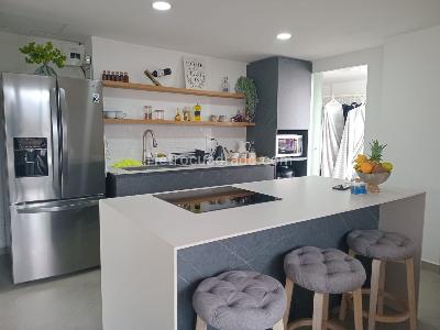 Apartamento de 3 alcobas en venta en El Poblado, Medellín, 130 m² · foto 5 de 19