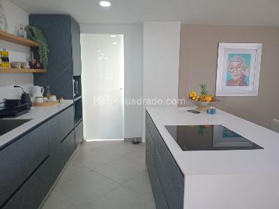 Apartamento de 3 alcobas en venta en El Poblado, Medellín, 130 m² · foto 7 de 19